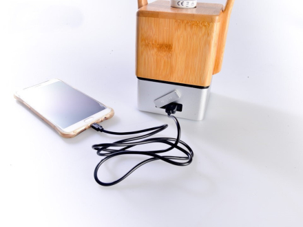 Lámpara recargable de bambú para camping