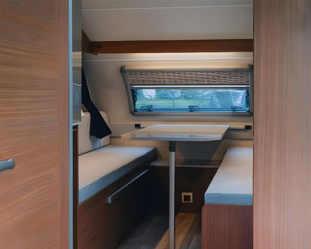 Caretta Safari interior cama