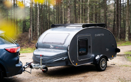 Personalizar una mini caravana frente a una camper