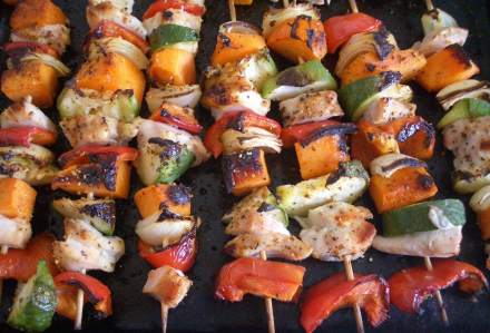 Brochetas de carne y verdura
