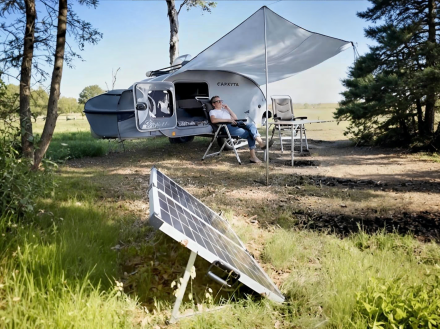 Minicaravana con paneles solares